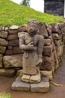 Skulpturen - Reliefs historischer Relikte rund um die Westhänge des Mount Lawu, die schätzungsweise um das 14.-15. Jahrhundert n. Chr. Erbaut wurden. foto