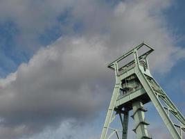 altes bergwerk und die stadt bochum foto