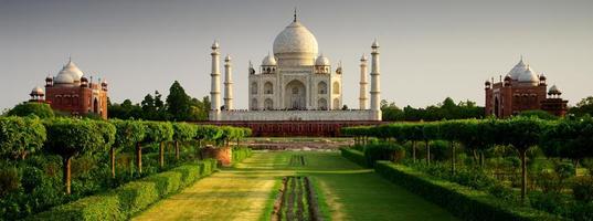 Taj Mahal von der Gartenseite foto