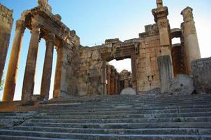 römische ruinen in der stadt baalbek, libanon foto