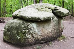 Dolmen - Denkmal der prähistorischen Architektur foto