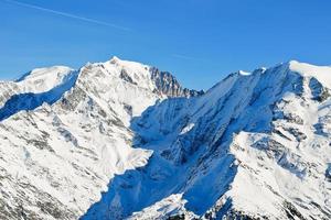 blick auf den berg montblanc in den alpen foto