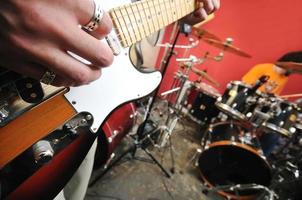 Musikband hat Training in der Garage foto