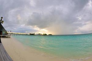 Blick auf den tropischen Strand foto