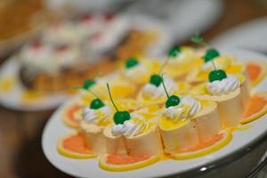 Blick auf das Essen vom Buffet foto