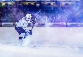 Eishockeyspieler in Aktion foto