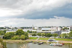 Städtischer Hafen am Fluss La Maine in Angers City foto