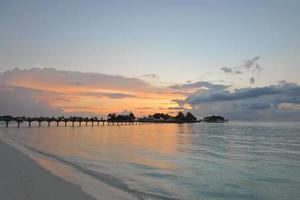 Blick auf den tropischen Strand foto