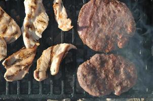 Blick auf Grillfleisch foto