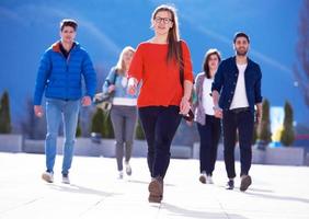 glückliche studentengruppe foto