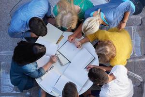 gruppe von studenten draufsicht foto