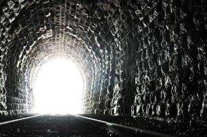 Tunnel-Endlicht foto