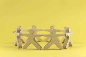Business-Team-Leute stehen im Kreis zusammen. Brainstorming-Konzept foto