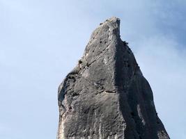 goloritze felsen am meer sardinien italien foto