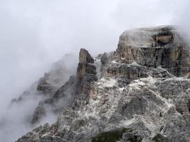 Drei Gipfel des Lavaredo-Tals Dolomiten-Bergpanoramalandschaft foto