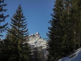 dolomiten schneepanorama gadertal armentara foto