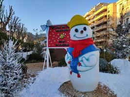 menton, frankreich - 11. dezember 2021 - santa village zu weihnachten geöffnet foto