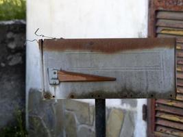 alter verrosteter US-Briefkasten foto