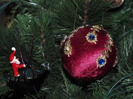 weihnachten weihnachtsbaum glas handgefertigte handwerkliche kugel foto