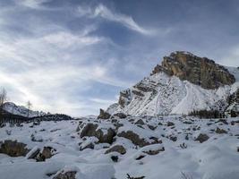 fanes berg dolomiten im winterpanorama foto