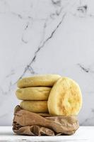 hausgemachter Pfannkuchen aus Harcha-Grießbrot foto