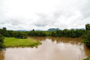 Fluss im Dschungel, Thailand foto