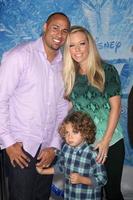 Los Angeles, 19. November - Hank Baskett, Henry Baskett, Kendra Wilkinson bei der Frozen-Weltpremiere im El Capitan Theatre am 19. November 2013 in Los Angeles, ca foto