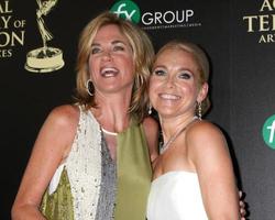 los angeles, 22. juni - kassie depavia, melissa reeves bei den 2014 daytime emmy awards ankünften im beverly hilton hotel am 22. juni 2014 in beverly hills, ca foto