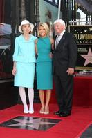 los angeles, oktober 12 - esther ripa, kelly ripa, joseph ripa bei der kelly ripa hollywood walk of fame zeremonie auf dem hollywood walk of fame am 12. oktober 2015 in los angeles, ca foto