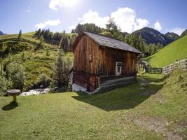 Wassermühlental in den Dolomiten Longiaru Badia Valley foto