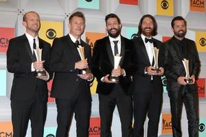 las vegas, 3. april - mit verkäufern, trevor rosen, matthew ramsey, brad tursi, geoff sprung, old dominion bei der 51. academy of country music awards in der mgm grand garden arena am 3. april 2016 foto