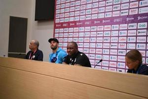 kallang-singapur-14jul2022-patrick vieira Manager der Crystal Palace-Pressekonferenz vor dem Training im Nationalstadion, Singapur foto