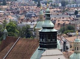 graz österreich dächer details fliesen foto