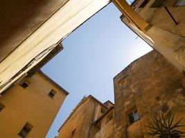 grasse frankreich provence alpen mittelalterliches dorf historische alte häuser foto