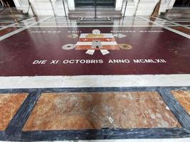 Rom, Italien - 16. Juni 2019 - Peterskirche im Vatikan foto