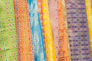 Batik indonesisches Seiden-Baumwollgewebe zum Verkauf foto
