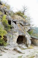 Berghöhlen der antiken Stadt Chufut Grünkohl foto