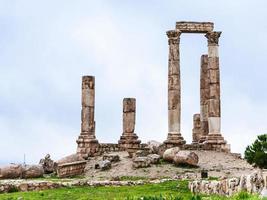 Tempel des Herkules in der Zitadelle von Amman im Winter foto