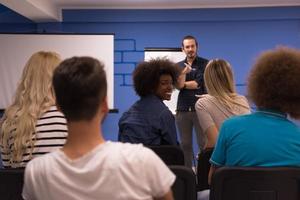 sprecherseminar geschäftstreffenkonzept foto