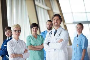 Gruppe von medizinischem Personal im Krankenhaus foto