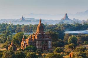 die Tempel von Bagan bei Sonnenaufgang, Mandalay, Myanmar