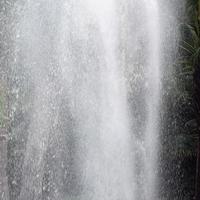 Brunnen im Lodhi-Gartenkomplex in Delhi, Indien, Arbeitsbrunnen im Lodhi-Gartenkomplex, Wasser im Brunnen, Brunnen im Lodhi-Gartenpark während der Morgenzeit foto