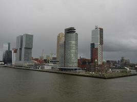 die niederländische Stadt Rotterdam foto