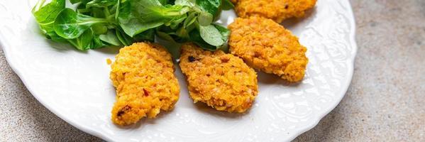 Nuggets Vegetarier kein Fleisch pflanzliche Lebensmittel gesunde Mahlzeit Lebensmittel Snack auf dem Tisch Kopie Raum Lebensmittel Hintergrund foto