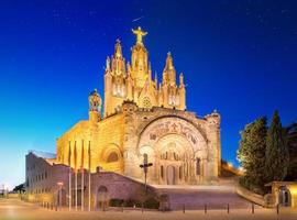 Tibidabo Kirche auf Berg in Barcelona foto