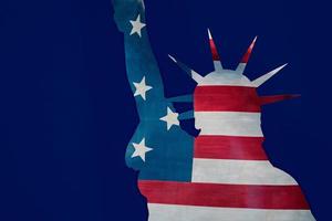Freiheitsstatue in New York Silhouette auf US-Sternbanner-Flagge foto