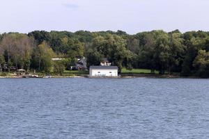 die tausend inseln sind ein archipel von inseln, die sich entlang der grenze zwischen kanada und den vereinigten staaten entlang der st. Lawrence Fluss. foto