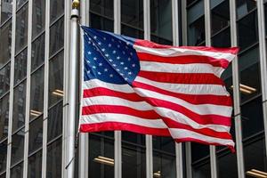 USA-Flagge im New Yorker Trump-Tower-Gebäude foto