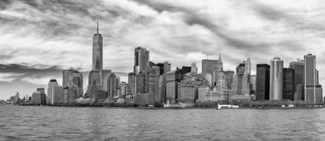 New York Manhattan Panoramalandschaft in Schwarz und Weiß foto