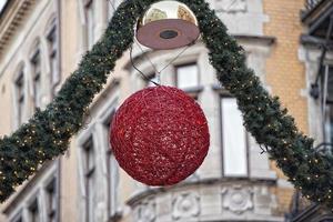 weihnachtliche straßenbeleuchtung foto